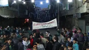 حشد خلال فعالية من احتفالية الشارع السوري