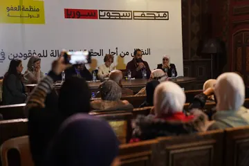 نقاش خلال الفعالية المشتركة بين منظمة العفو الدولية ومتحف سجون سوريا
