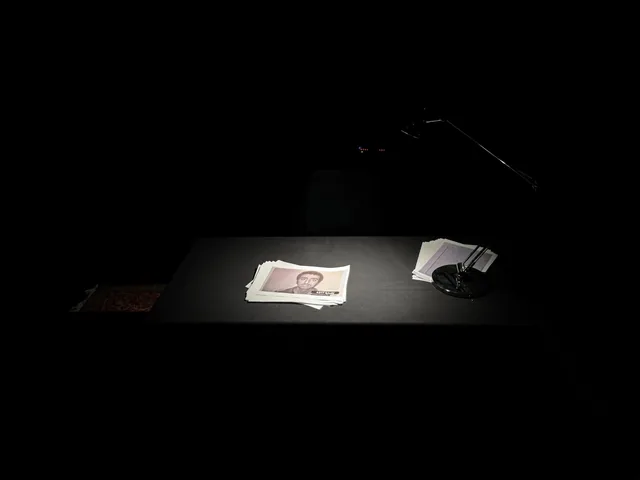 The stage and printed dossier material prepared for Dossier 4217 in Hanover